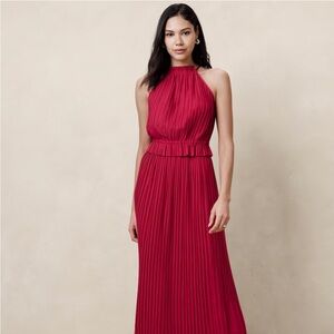 Banana Republic, top and skirt set,new with tags. Size Medium. Magenta color.